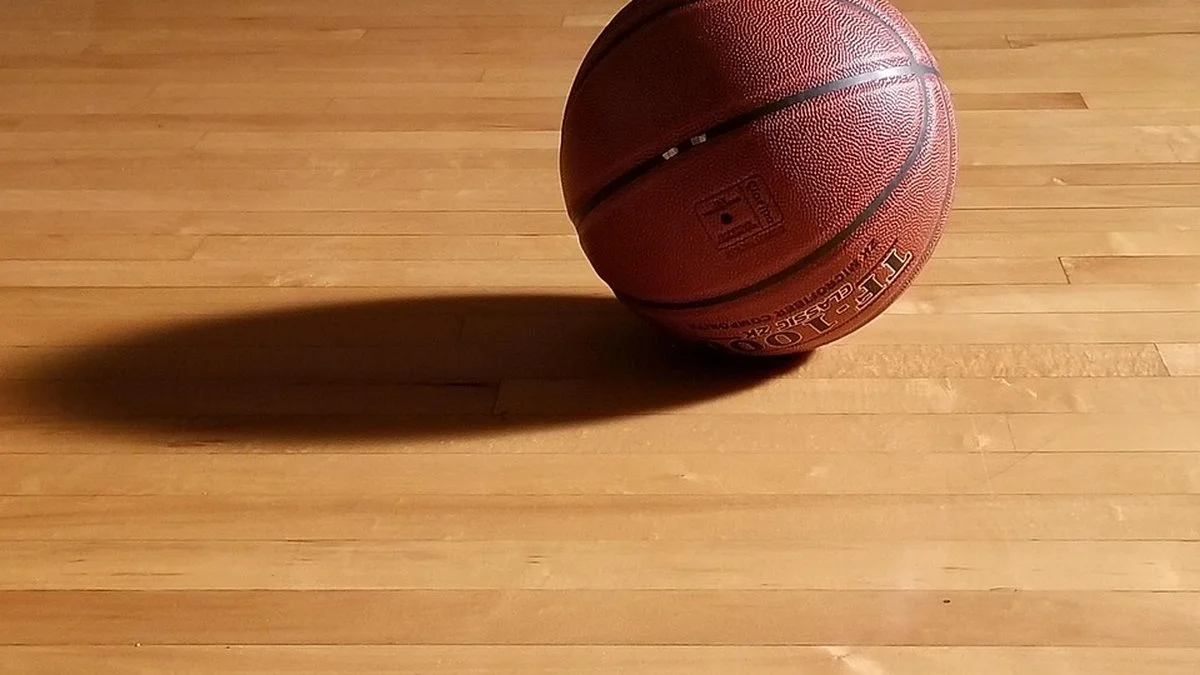 巴克利怒评马刺:数据趋势与比赛观感解读